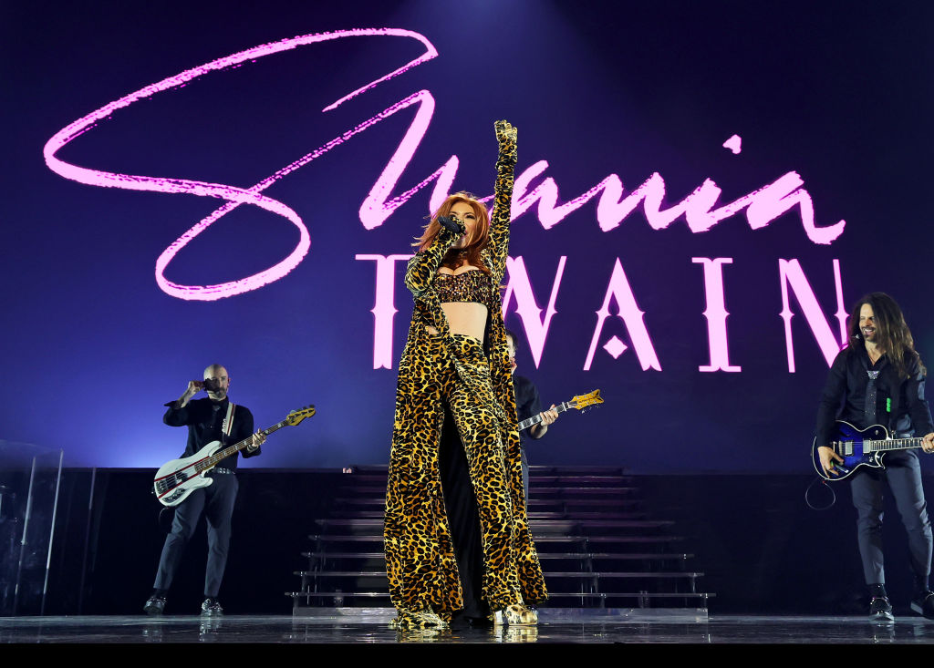 Shania Twain Kicks off 'Queen of Me' Tour w/Live Debuts setlist.fm